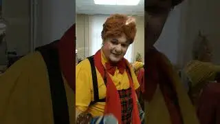 Актёр Сергей Малышев Карлсон. Актриса Оксана Оксакова Аксакова.