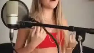 Que voz..