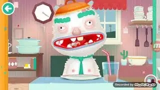 Playing Toca Kitchen 2-Hillarious food fails!