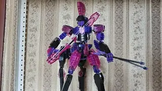 They put a Working Bow in this BootLEGO Set