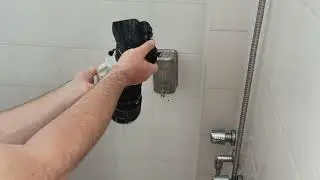OLYMPUS (OM SYSTEM) OM-1 IN THE SHOWER
