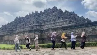 Dosen dosen UBPI di candi Borobudur 