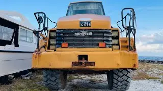 Giant trucks and Gaint machinery on action@Journeysnaps  #truck #jcb #maldivesislands#monstertruck 