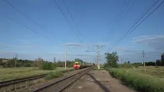 ЧМЭ3Т-7072 с небольшим грузовым поездом