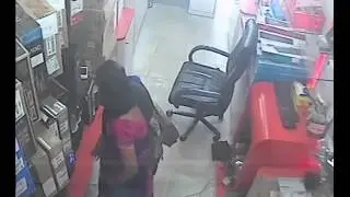 Theif in electronics shop