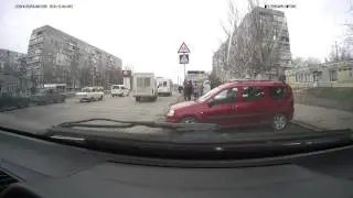 Пешеход шел на красный 0001