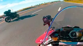 BOW DOWN TO MY FAVORITE YAMAHA R6 RIDER | DUCATI V4 VS. R6