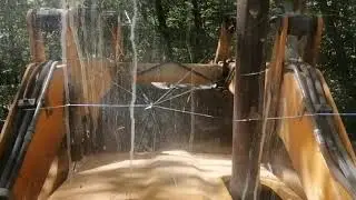 Экскаватор на склонах