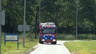 PRIO1 | Brandweer Lelystad met volle vaart onderweg naar een vrachtwagen brand 25-5131 25-5132