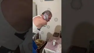 ЗАХОТЕЛОСЬ ВОДЫ? А РУК НЕТ? ЭТО НЕ ПРОБЛЕМА! 💪 #shorts