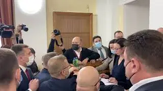 В Харькове заблокировали трибуну горсовета