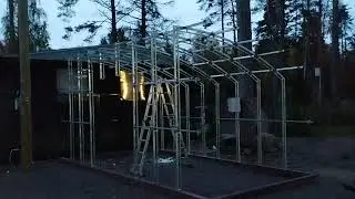 Вольная интерпретация теплицы "Пристенная" от "Очень Крепко". День второй.