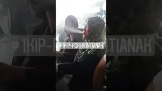 Cewek belajar ngerokok elektrik