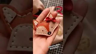 милая брошь из натуральной кожи ручной работы