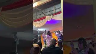 Mama payung mana suara nya lagu  Kacamata kuda