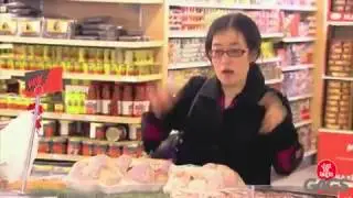 Живая курица??? или что ???