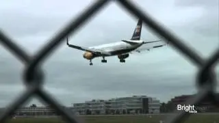 Icelandair Boeing 757 landing LHR
