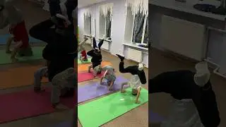 Кто больше простоит на голове соревнования 🤸‍♂️