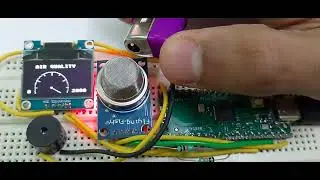 Raspberry Pi Pico Air Quality Monitor — Live OLED Gauge + Buzzer Alert