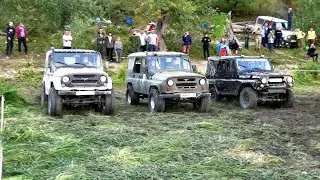 Битва супер УАЗов в болоте.  Кольцевые гонки на приз клуба 