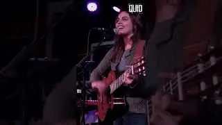Elisa Benetti ha creato uno show unico con solo la sua chitarra e la sua voce ! 🔊🎵🎷#stream #music