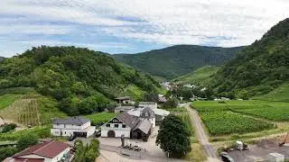 Drone shots: Weingut Deutzerhof, Ahrdal, Duitsland