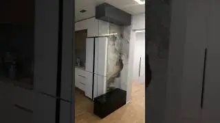 Водопад декоративный по стеклу в квартире от Аквасервис Новосибирск