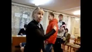 Председатель УИК №1643 пытается выгнать нас с участка