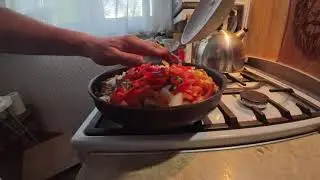 Куриная грудка с кабачковой и морковной лапшой 25 мая 2023 г