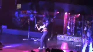 Selena Gomez : STIXX assitaint choreographer