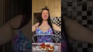 Маруся знает толк в песнях😂🍓