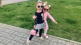 VLOG Shopping with mom, Alina and Yulyashka buy toys, Delicious pie recipe