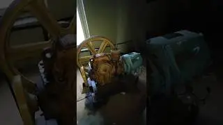 (Bass-boosted) Сильно гремящий асинхронный 160-й движок на лифте 70-х годов #лифт #звук #звучание