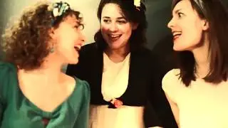 The Memory Box - Don't sit under the apple tree (Andrews sister)