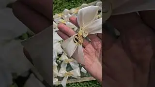 именные бантики. #своимируками #diy #handmade #свадебныйдекор #flowers #wedding #хонча