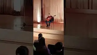 Старинная японская песня «Сакура»「さくらさくら」、伝統的な日本の歌曲。  ミンスクの第2ギムナジウム、ベラルーシ