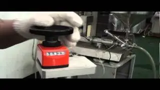 Rotary vibirator capping machine