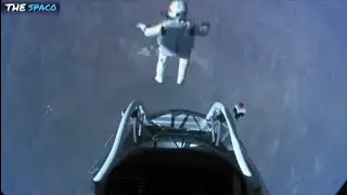 A Man who jump from Space !!