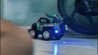 Simple Toy Jeep modified in Automatically Running Car with avoiding obstacles 💥💥