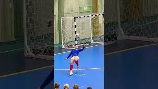 Double denial with a brilliant overhead kick! ⚽️😲 