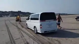 Буксуем на пляже (2)