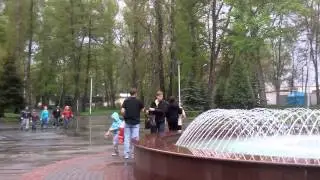 1 мая 2014  запуск нового фонтана в НП