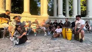 Cantando por Los Chichos y Los Chunguitos en el Parque del Retiro