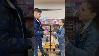 Pov:kardeşinin yaşına göre oyuncaklar almasını isteyen abi?❤️ #keşfet #fyp #shorts
