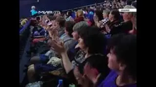 Влад выступает на юбилее школы (в последней минуте видео)