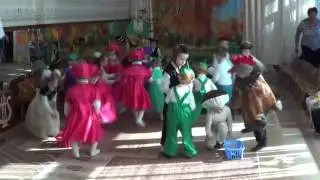 Игра на Осеннем утреннике в детском садике