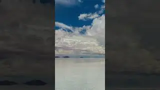 The Mesmerizing Beauty of Bolivia's Solar de Uyuni Salt Flats