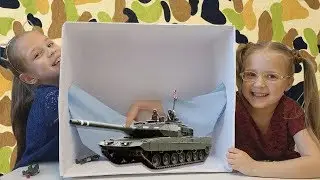 ЧЕЛЛЕНДЖ НАЩУПАЙ Что в Коробке на 23 февраля Challenge / Сонюша Шоу
