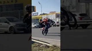 Вайт нига оценил стант на Пит байке 