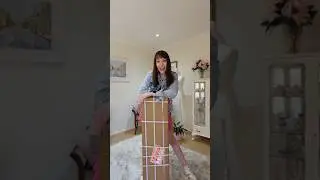Thank you @bps-neonsigns for this amazing gift 💗 #GSJJ #neonsigns #neon #gift #unboxing